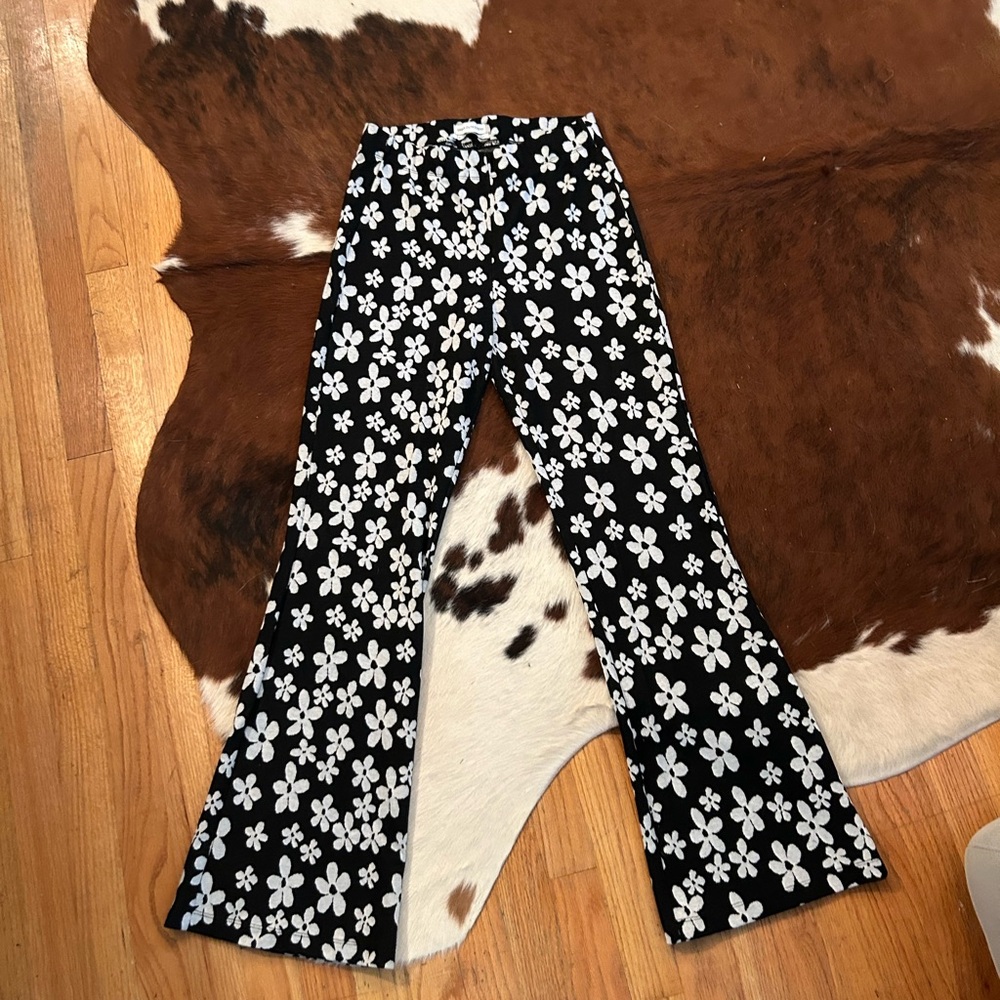 URBAN OUTFITTERS Groovy flower print Knit Pants